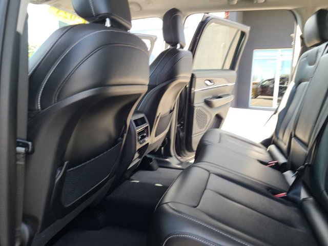 Used 2023 Jeep Grand Cherokee Limited AWD/4WD image 24