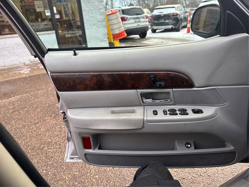 Used 2005 Mercury Grand Marquis LS image 31