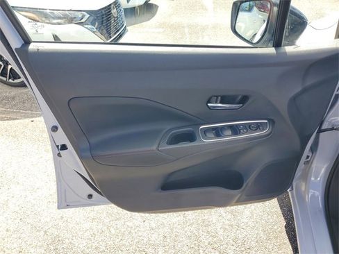 New 2025 Nissan Versa SR w/ Trunk Package image 5