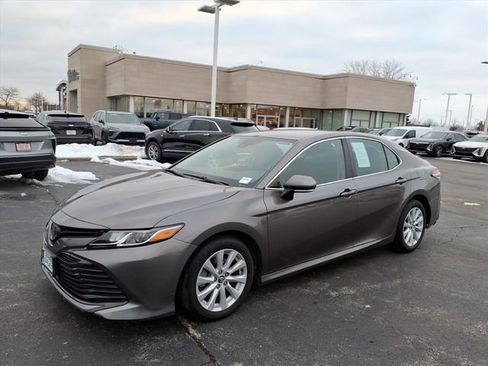 Used 2020 Toyota Camry LE w/ Convenience Package image 11