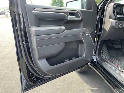 Used 2026 Chevrolet Silverado 1500 LT Trail Boss w/ LT Trail Boss Premium Package AWD/4WD image 21