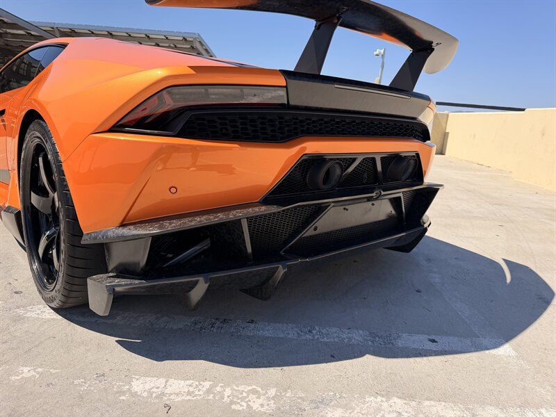 Used 2015 Lamborghini Huracan LP 610-4 AWD/4WD image 16