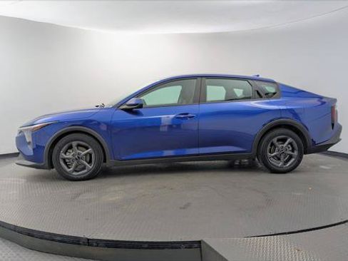 Used 2025 Kia K4 FWD image 3
