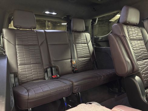 Used 2023 Cadillac Escalade Premium Luxury Platinum AWD/4WD image 43