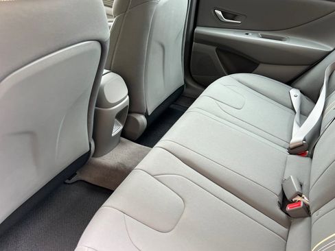 New 2025 Hyundai Elantra SEL image 10