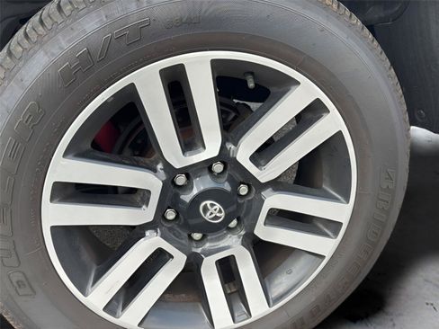 Used 2017 Toyota 4Runner Limited AWD/4WD image 34