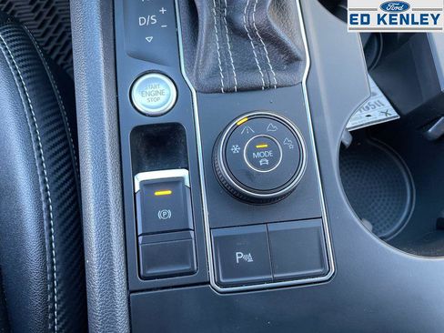 Used 2021 Volkswagen Atlas Cross Sport SE w/ Panoramic Sunroof Package image 11