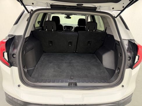 Used 2020 GMC Terrain SLE w/ Driver Convenience Package FWD image 5