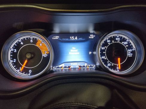 Used 2019 Jeep Cherokee Limited image 23