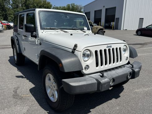 Used 2017 Jeep Wrangler Unlimited Sport w/ Quick Order Package 24S AWD/4WD image 3