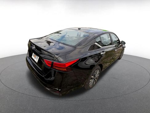 Used 2025 Nissan Altima 2.5 SV image 7