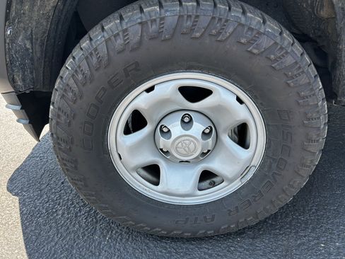 Used 2023 Toyota Tacoma SR RWD image 9