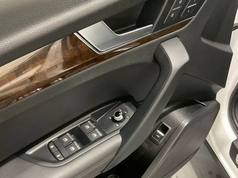 Used 2020 Audi Q5 2.0T Premium Plus w/ Premium Plus Package AWD/4WD image 7
