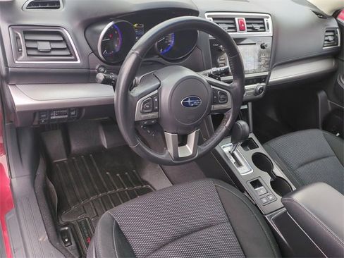 Used 2017 Subaru Outback 2.5i Premium image 11