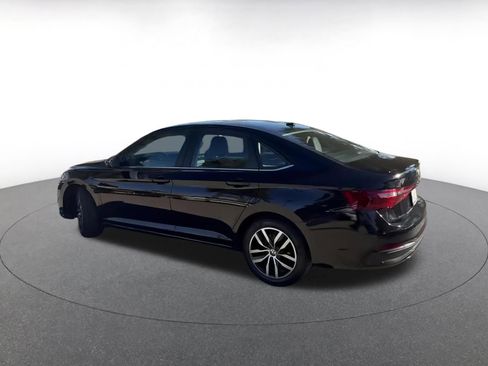 Used 2025 Volkswagen Jetta SE image 10