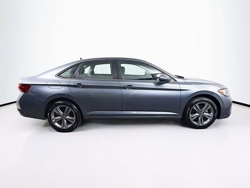 Used 2022 Volkswagen Jetta SE FWD image 9