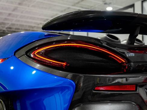 Used 2019 McLaren 600LT RWD image 30