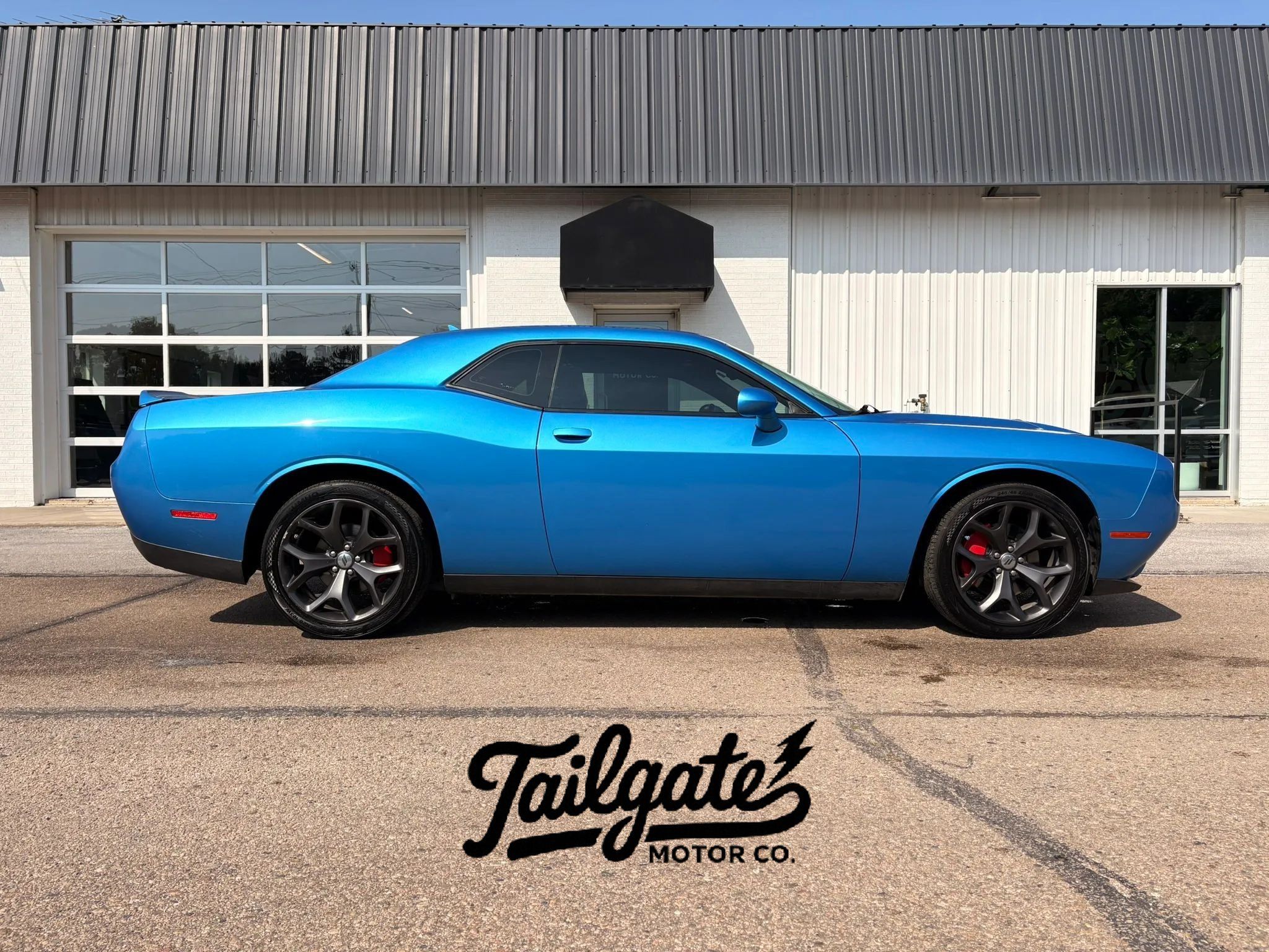 Used 2018 Dodge Challenger SXT Plus RWD image 1