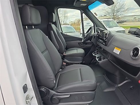New 2025 Mercedes-Benz Sprinter 2500 image 8