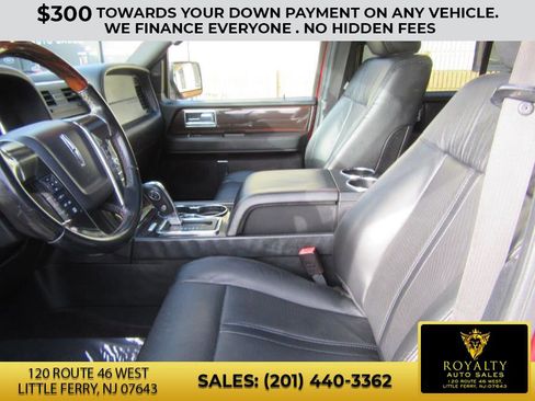 Used 2016 Lincoln Navigator Reserve image 10