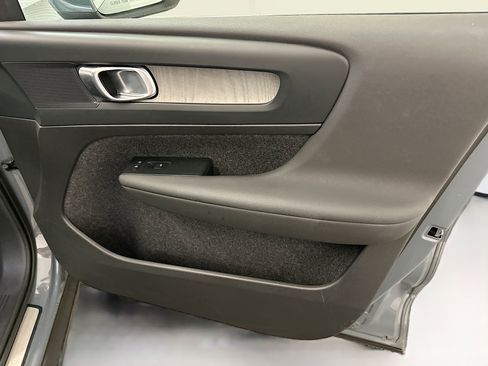 Used 2023 Volvo XC40 B5 Plus w/ Protection Package Premier image 35