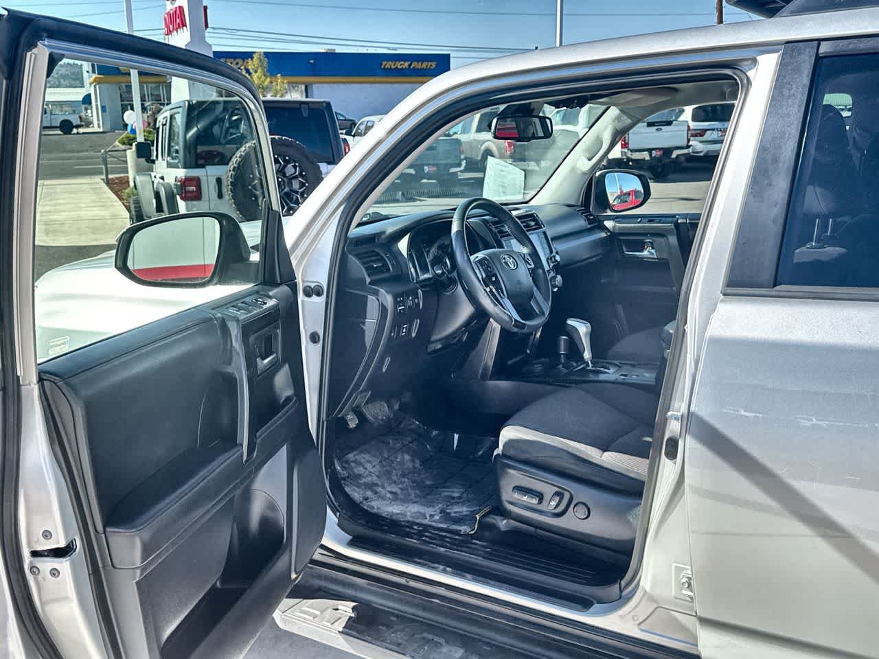 Used 2021 Toyota 4Runner TRD Off-Road AWD/4WD image 10