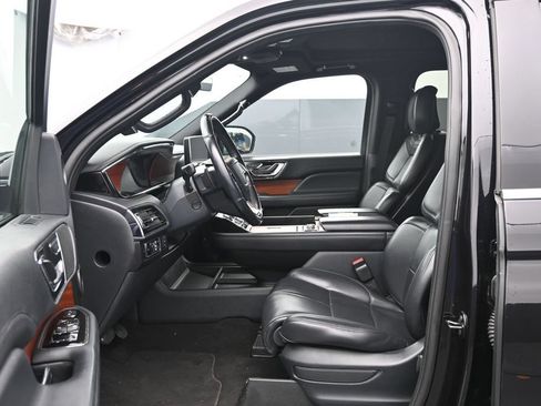 Used 2024 Lincoln Navigator Premiere AWD/4WD image 30