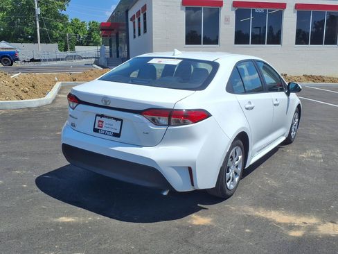 Certified 2025 Toyota Corolla LE FWD image 4