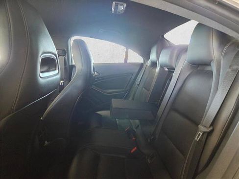 Used 2018 Mercedes-Benz CLA 250 image 15