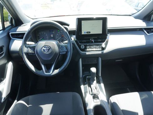Used 2024 Toyota Corolla Cross AWD Hybrid w/ Moonroof Package image 2