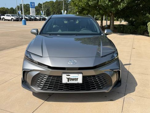 Used 2025 Toyota Camry SE w/ Multimedia Upgrade Package FWD image 2