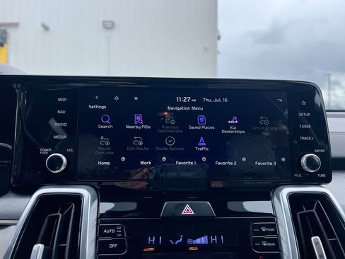 Certified 2024 Kia Sorento SX Prestige AWD/4WD image 18