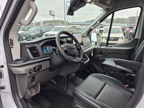 New 2026 Ford Transit 250 148 Medium Roof w/ Load Area Protection Package image 18