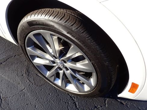 Certified 2022 Buick Envision Avenir w/ Technology Package II image 11