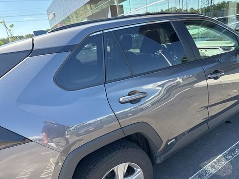 Used 2025 Toyota RAV4 XLE AWD/4WD image 13