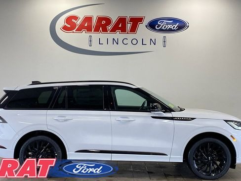 New 2026 Lincoln Aviator Reserve w/ Jet Appearance Package image 1