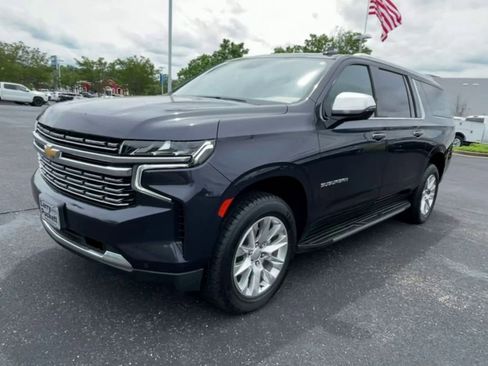 Used 2023 Chevrolet Suburban Premier AWD/4WD image 4