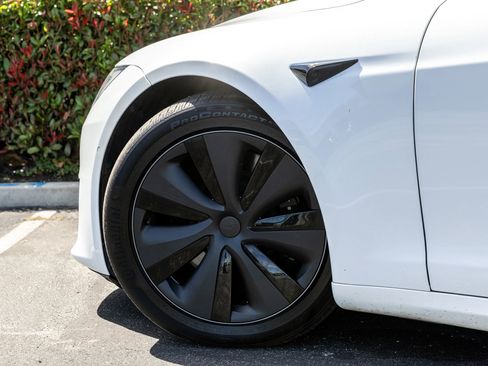 Used 2022 Tesla Model S Standard Range AWD/4WD image 14