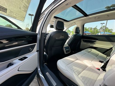 New 2026 Lincoln Nautilus Reserve AWD/4WD image 17