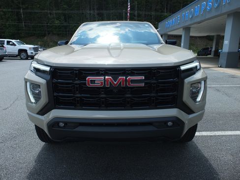 Used 2024 GMC Canyon Elevation w/ Elevation Premium Package AWD/4WD image 8