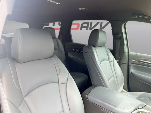 Used 2024 Buick Enclave Premium AWD/4WD image 29