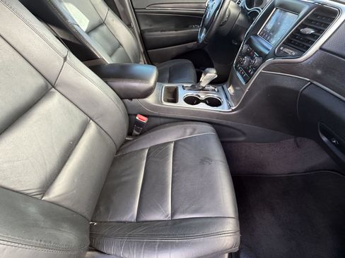 Used 2018 Jeep Grand Cherokee Limited RWD image 27
