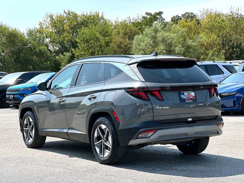 Used 2025 Hyundai Tucson SEL FWD image 13