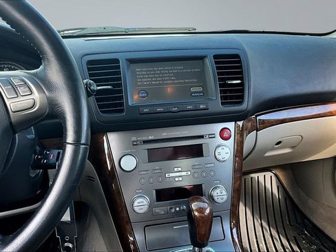 Used 2008 Subaru Outback 2.5i Limited L.L. Bean AWD/4WD image 9