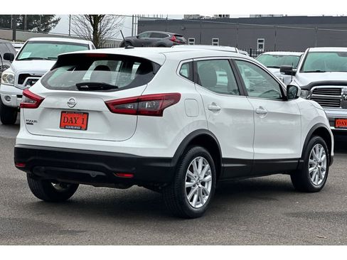 Used 2021 Nissan Rogue Sport S image 5