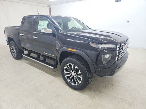 New 2026 GMC Canyon Denali image 3