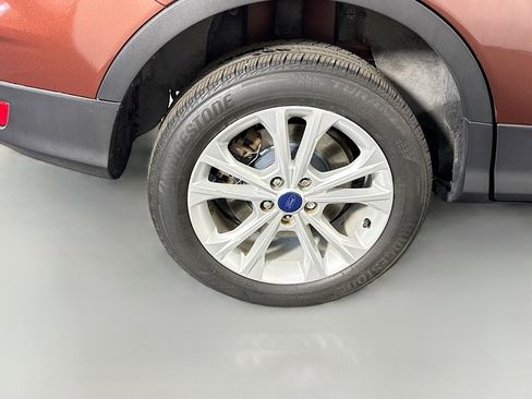 Used 2018 Ford Escape SE FWD image 32