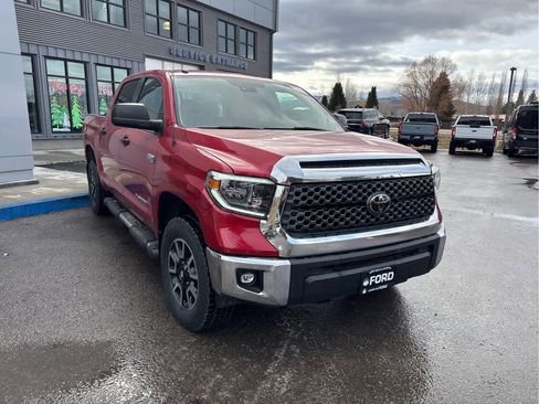 Used 2018 Toyota Tundra SR5 image 12