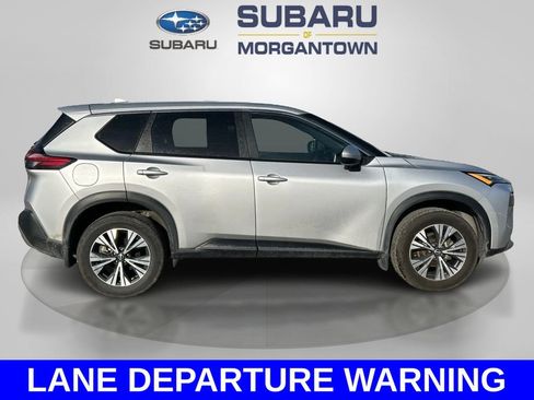 Used 2022 Nissan Rogue SV image 4