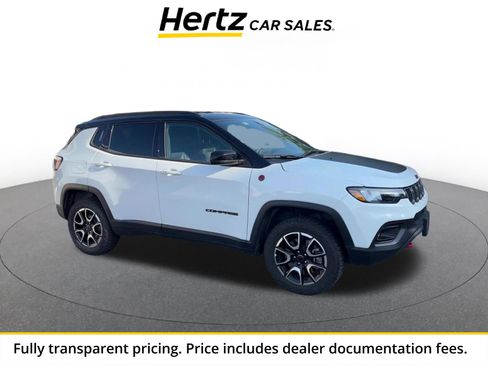 Used 2025 Jeep Compass Trailhawk AWD/4WD image 1